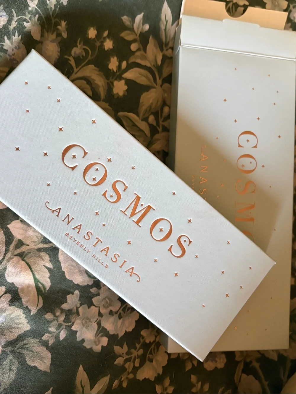 Anastasia Beverly Hills Cosmos pallete lightly used in the box